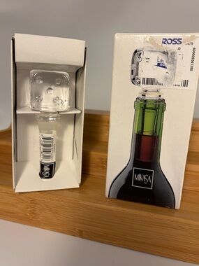 Mikasa Clear Crystal Lead Casino/Dice Wine Bottle Stopper